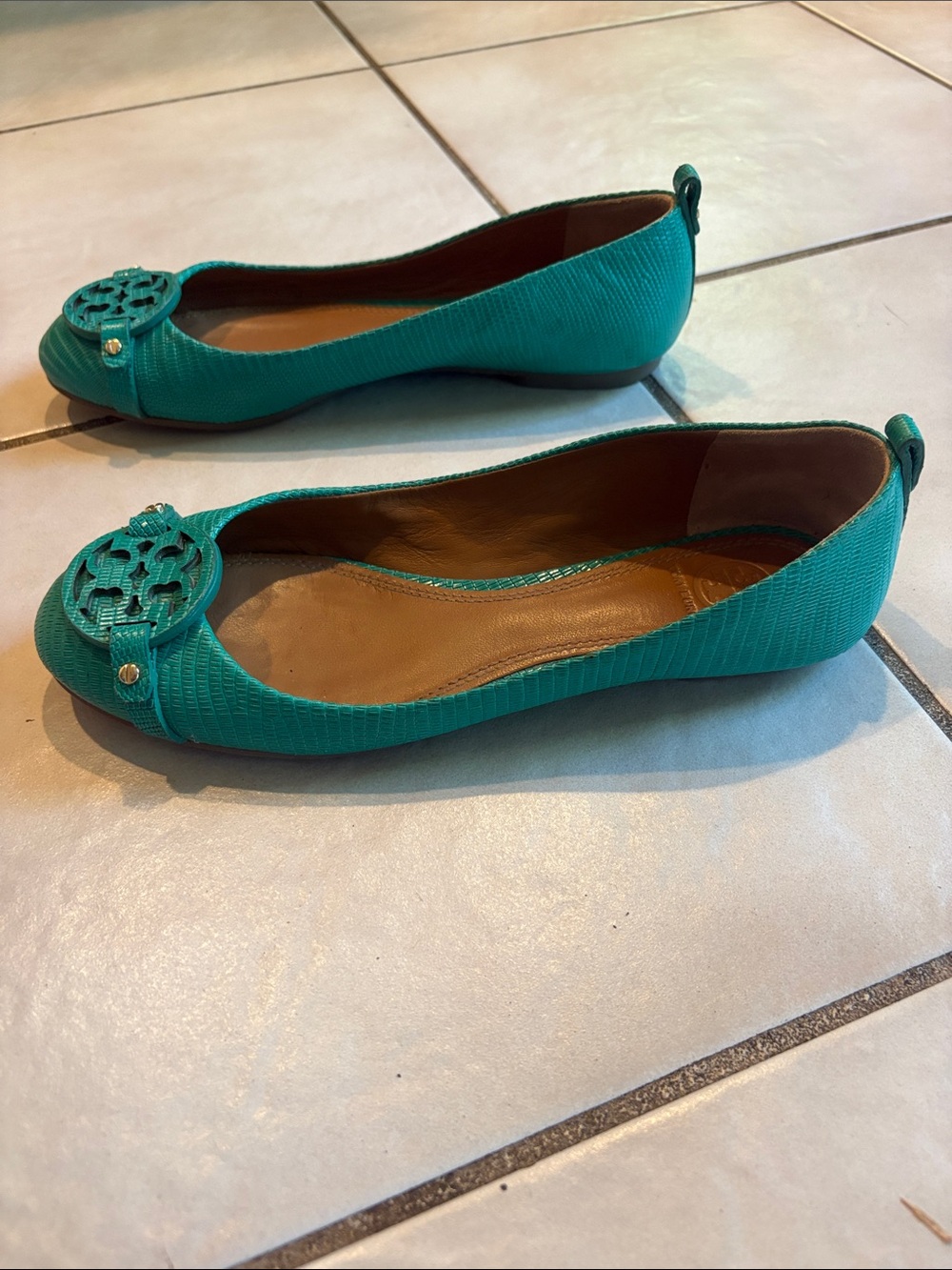 Tory Burch Matte Micro Tejus Print Mini Miller Flat in Pond Green - Picture 5 of 7